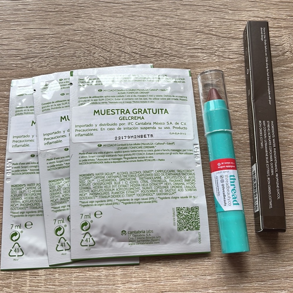 Makeup Beauty Bundle- 13 pieces - Picture 8 of 8